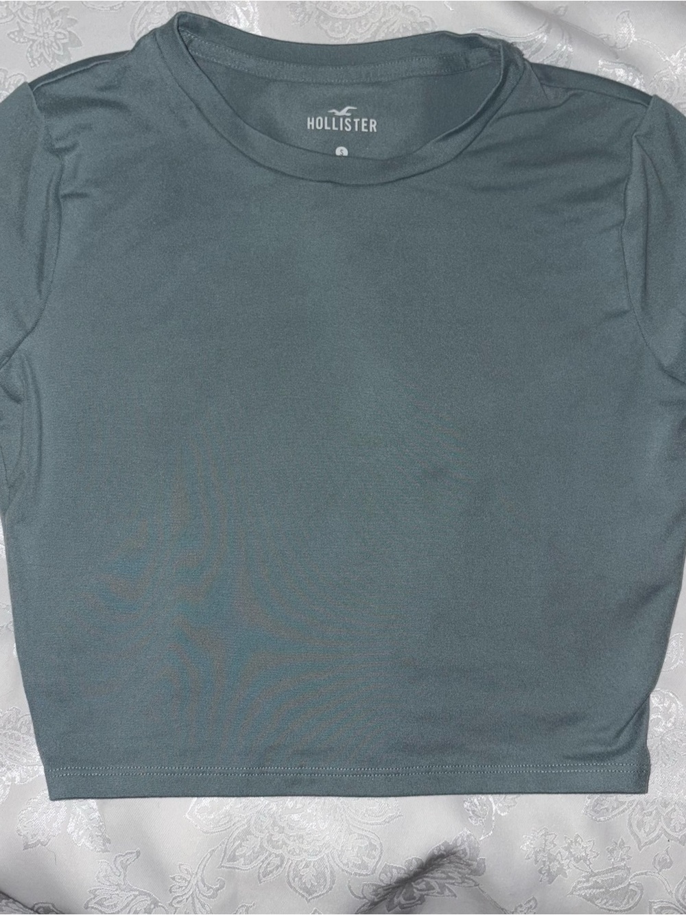 Hollister Sage Green Crop Top Size S • Short Sleeve
